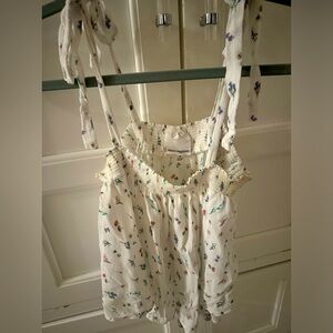 White floral Skylar + Madison top, size M